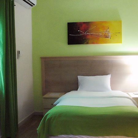 Mutrah Hotel Маскат Екстериор снимка