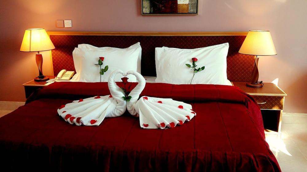 Mutrah Hotel Маскат Екстериор снимка
